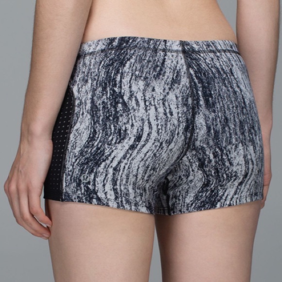 Lululemon Water: Sweat 2 Swim Water Short - Picture 2 of 8